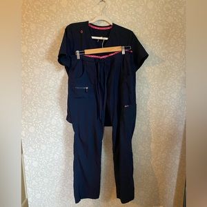 Koi Scrub set
